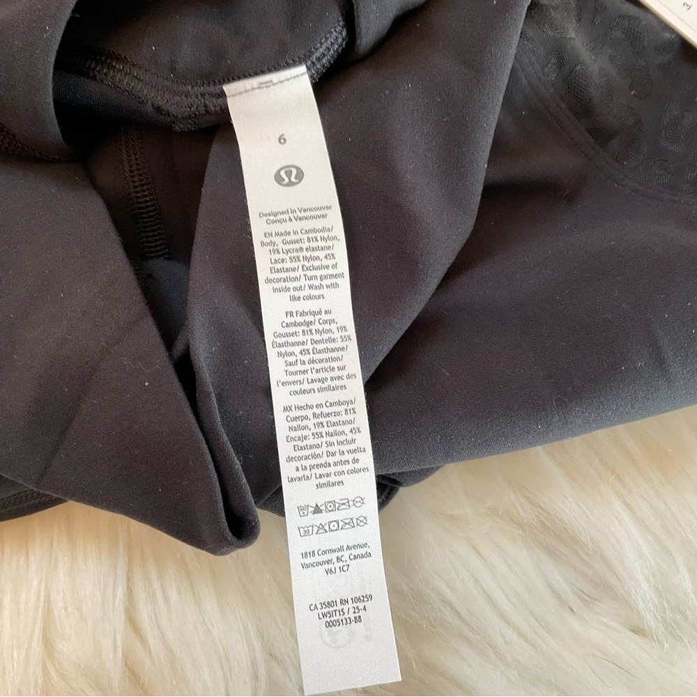 Lululemon Paisley Lace Overlay Tights  / Leggings - NWT - Size 6 - Black - Picture 7 of 9